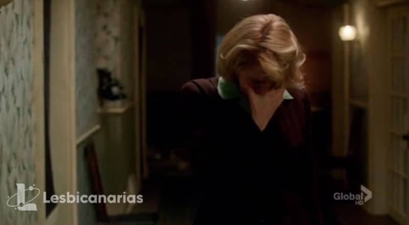 Betty llorando en Bomb Girls