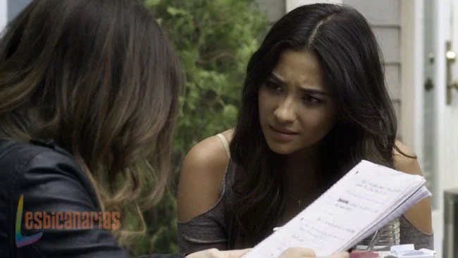 Emily Pretty Little Liars