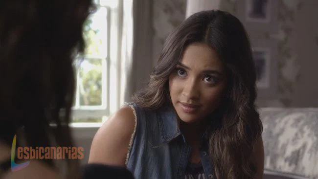 Emily Pretty Little Liars