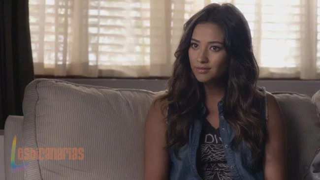 Emily Pretty Little Liars