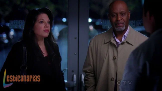 Richard y Callie escuchando