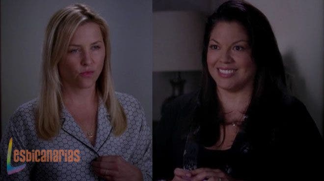 Arizona haciendo un striptease