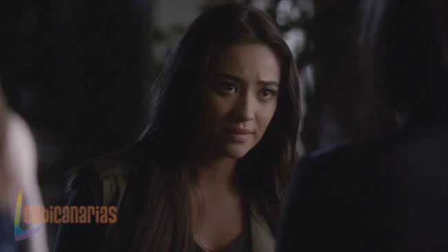 Emily y Page 3x22-03