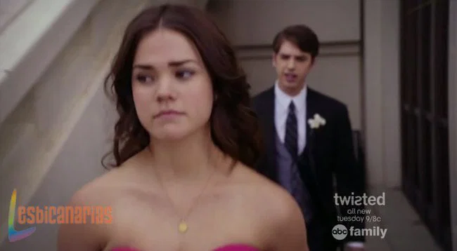 Brandon hablando con Callie