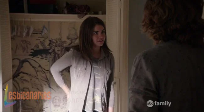Callie hablando con Wyatt