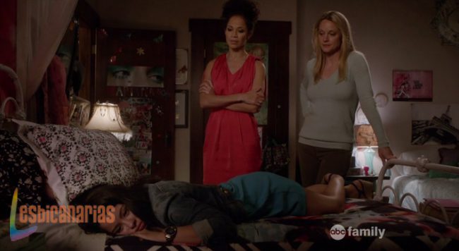 Lena y Stef regañando a Mariana