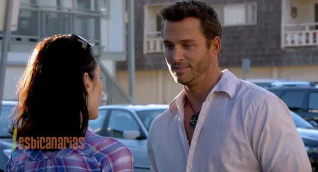 Van hablando con Adrienne