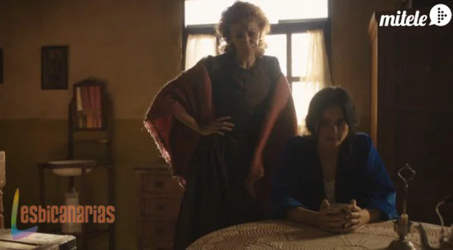 Cristina hablando con Lola