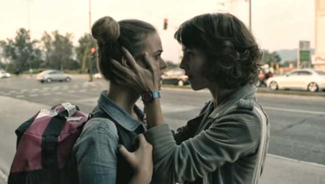 Djovina (Dual) película lésbica