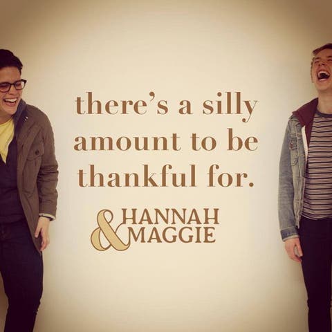 Hannah & Maggie Villancico L&eacute;sbico