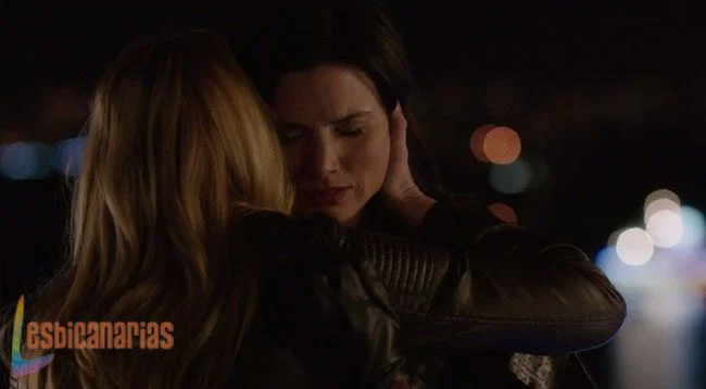 Nyssa y Sara arrow