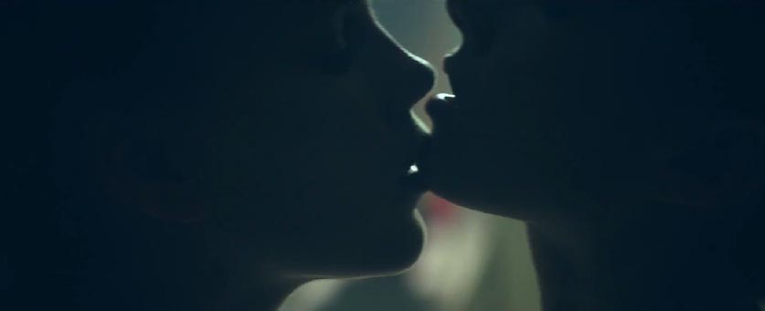 Sexercize vídeo Kylie Minogue con toque lésbico