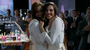 Clara y Marina en su boda