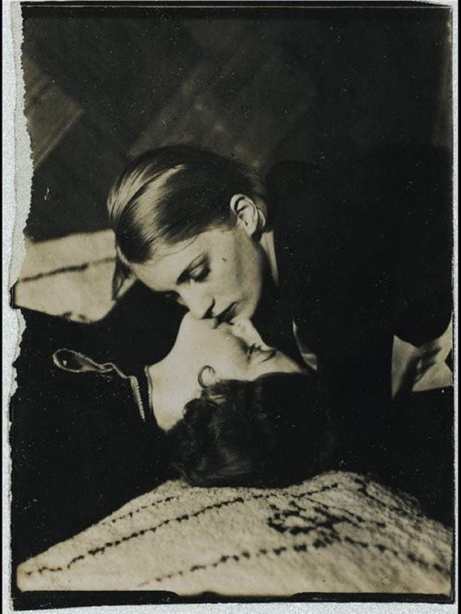 Fotos vintage de besos lesbicos