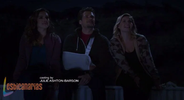 Lizzy,-Luke-y-Prudence-mirando-al-cielo