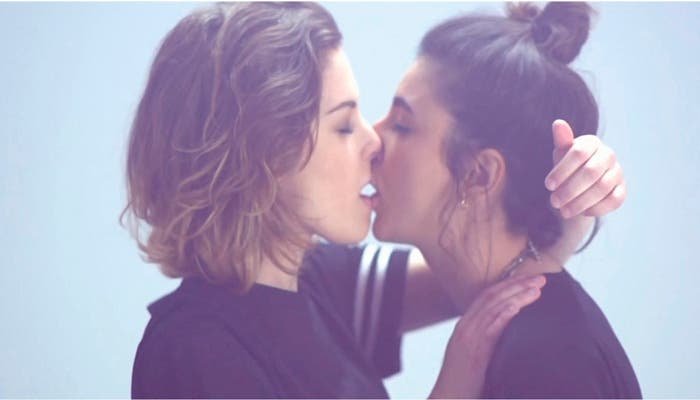 8 besos lesbicanarios que debes intentar