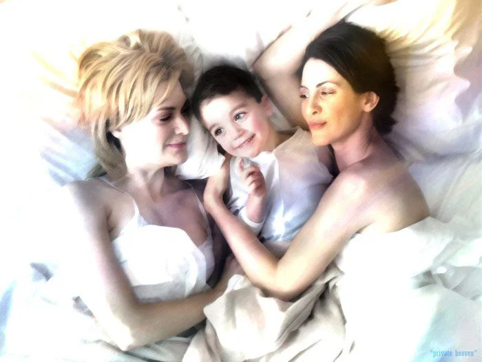 Melanie-y-Lindsay-con-su-hijo