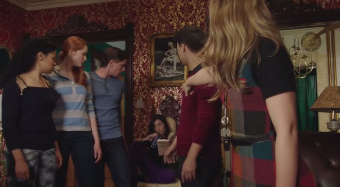 A mi no me metan, yo estoy aquí muy a gusto leyendo