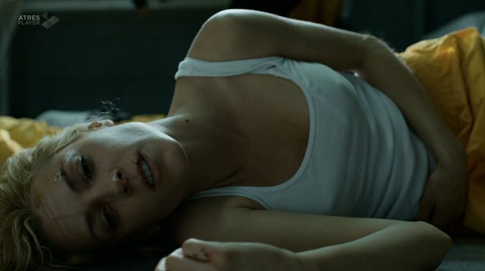 Que alguien me expliqué porque qué acabo cada epi en el piso