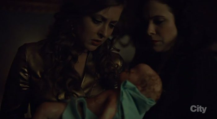 Alana-y-Margot-con-el-bebé