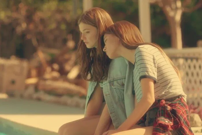 Girl Likes Girls de Hayley Kiyoko