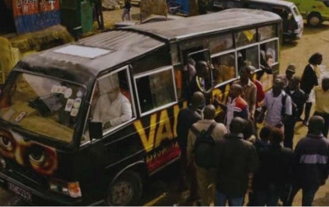 ¿En serio pensáis caber todos ahí dentro?