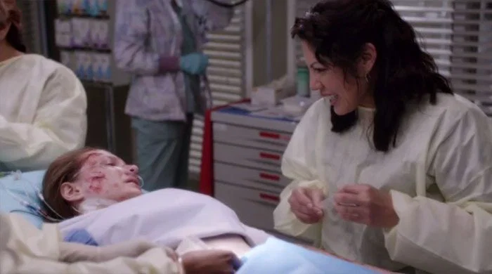 Callie hablando con Jess
