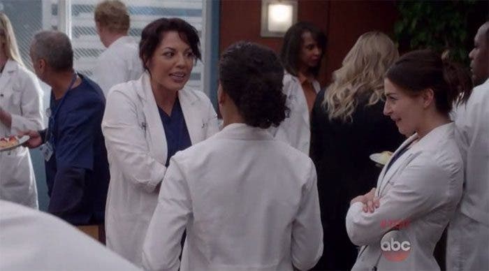 Callie-hablando-sobre-la-chica-nueva