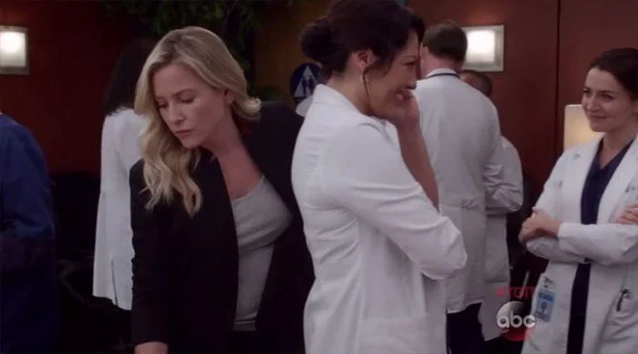 Callie y Arizona en la fiesta