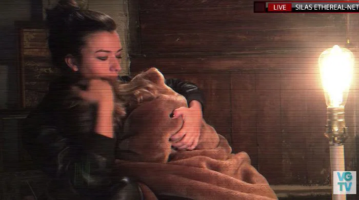 Carmilla-consuela-a-Laura