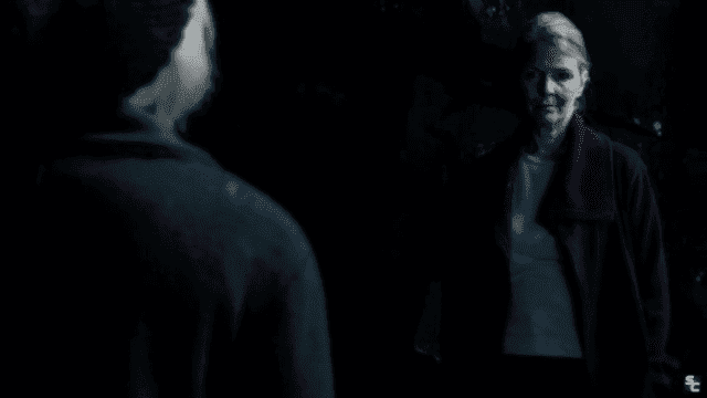 "Bienvenida a mi cueva. ¿Qué te parece la decoración?"