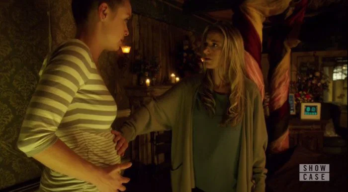 Tamsin-y-Lauren-hablando-del-bebe