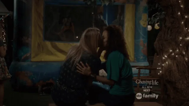 lena y stef beso