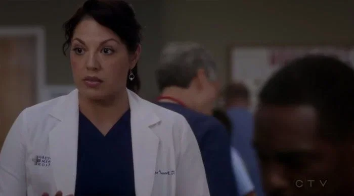 Callie-mirando-a-Jacksn