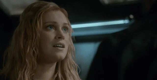 "Ya bastante me jode a mí pasar más días sin ver a Lexa, Marcus, haz el favor"