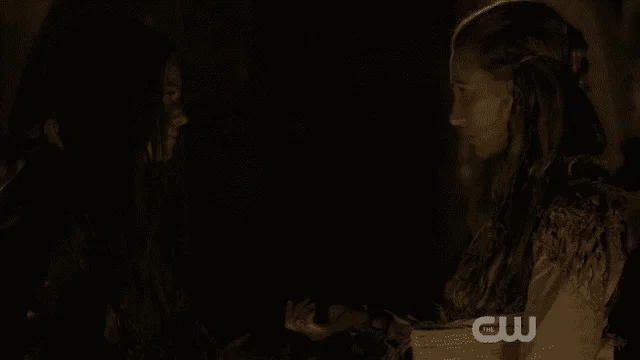 No está al nivel de los eyefucking de Clexa, pero nos vale