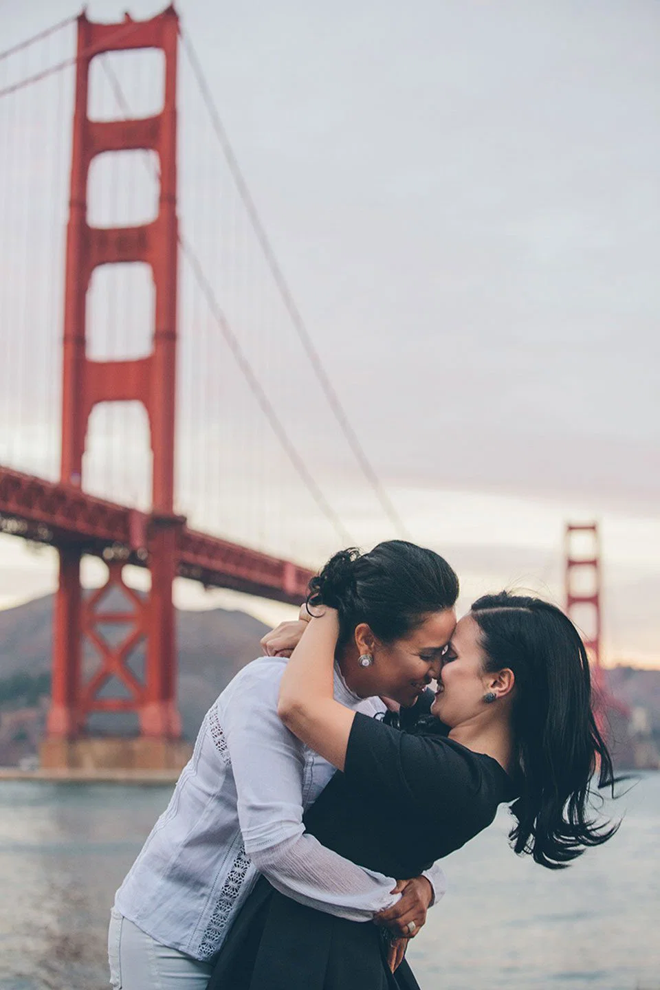 Sara y Amber por Steph Grant