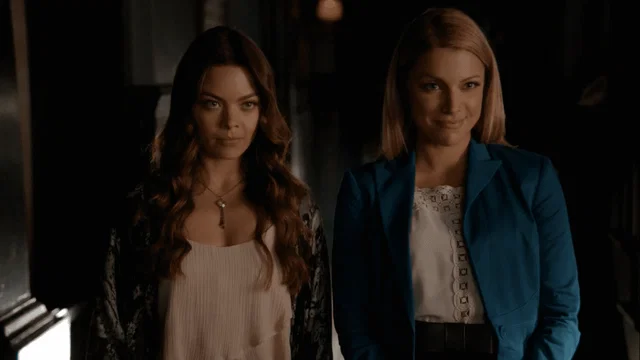 nora y mary louise sonrisa