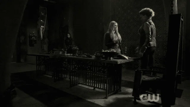 "Vengo a arriesgar mi propia vida con tal de que Lexa no muera, pero no porque la quiera ni nada..."