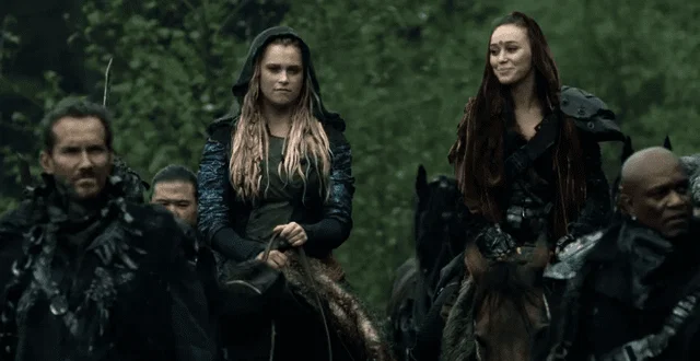 "Mírame, Clarke. Soy feliz, Clarke. Mira qué graciosa soy, Clarke. Te quiero, Clarke"