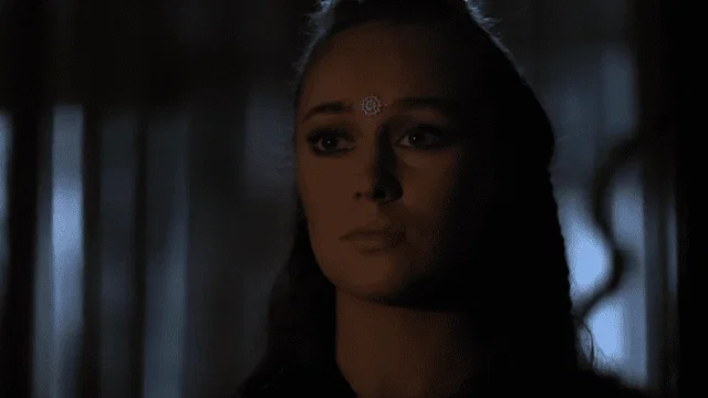 "Fuck yeah! Esta es la Clarke de la que me enamoré"