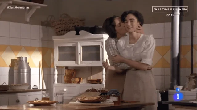 aurora beso a celia