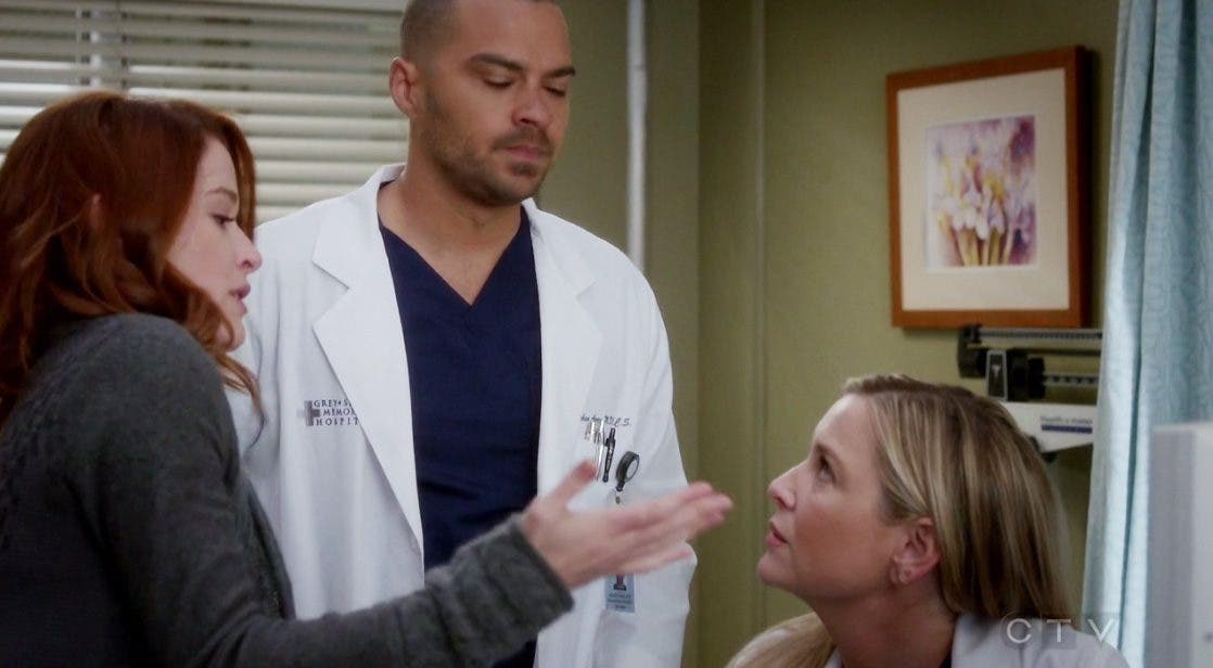 Arizona-intenta-explicarse-con-April