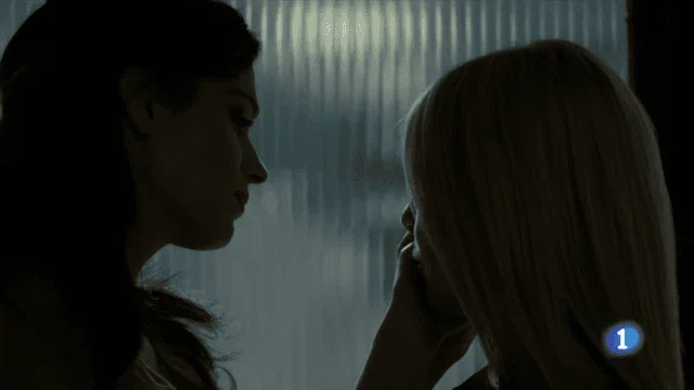"Te como la mano. ¿Esto es sexy, no?"
