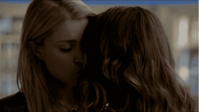 beso nora y mary louise