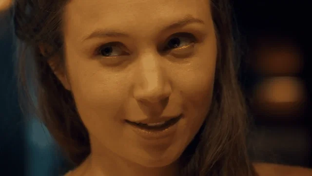 waverly sonrie