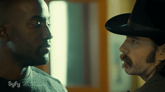 Se están preparando para pelear a muerte por Wynonna. Hombres.