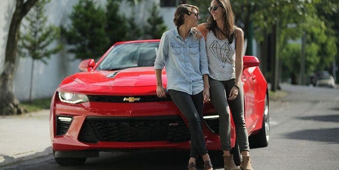 pareja lésbica comercial Chevrolet
