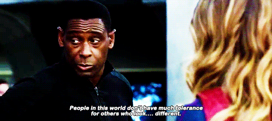 "La gente de este mundo no tiene mucha tolerancia por quienes lucen... diferente" (Vía scottymccall.tumblr.com)