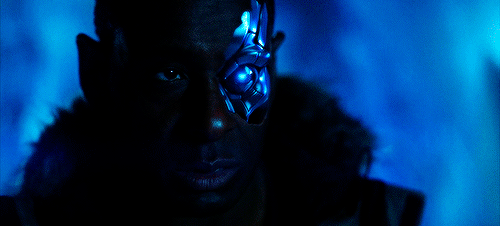 (Vía dailydcheroes.tumblr.com)